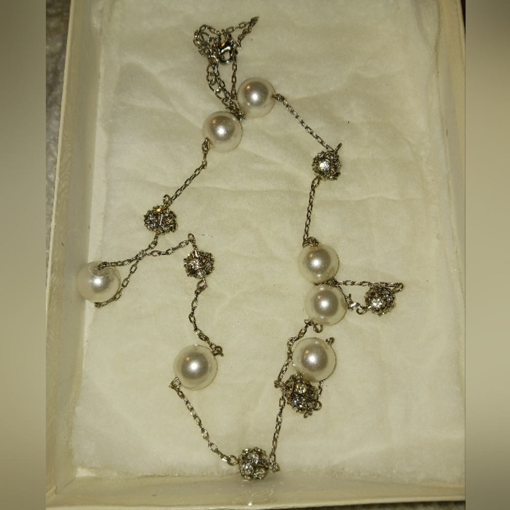 VINTAGE GORGEOUS & ELEGANT Necklace